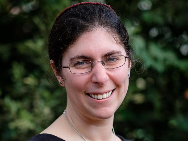 Finding What Makes the World More Beautiful: An Interview with Vera Broekhuysen