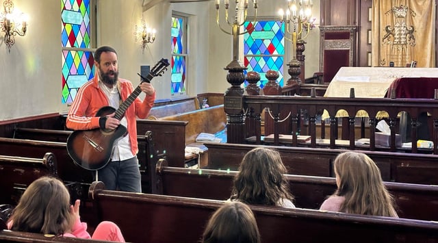 As Greenpoint’s Jewish community grows, so does this shul’s Hebrew school: Newly incorporated by the Greenpoint Shul, a mom-and-pop, twice-a-week school aims to serve all of North Brooklyn’s Jewish community.
